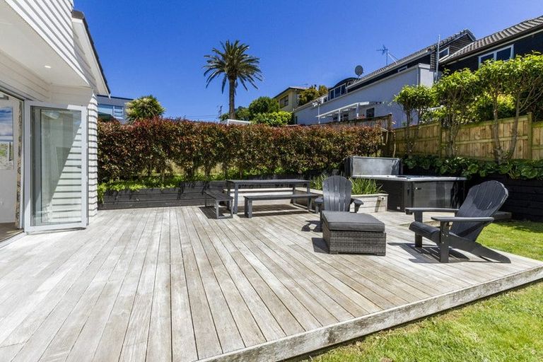 Photo of property in 30a Masterton Road, Rothesay Bay, Auckland, 0630