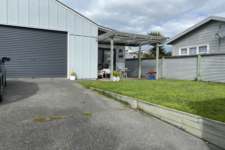 Photo of property in 25 Pukeko Place, Westshore, Napier, 4110
