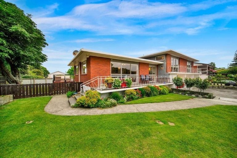 Photo of property in 17 Dives Avenue, Hawera, 4610