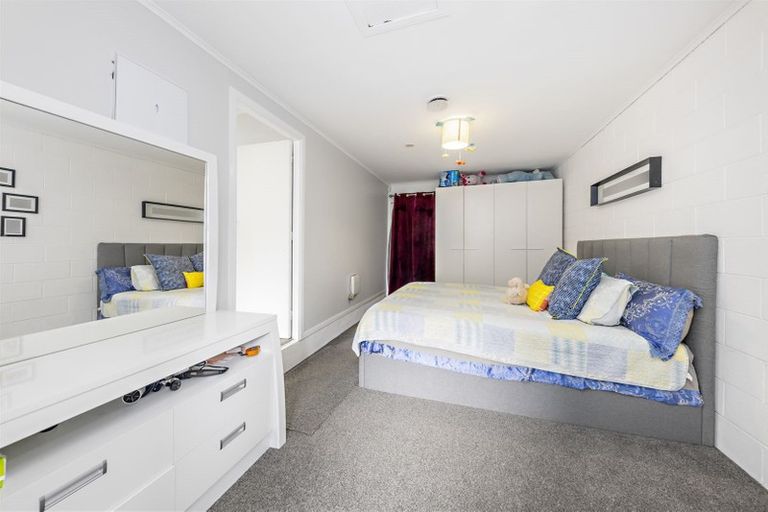 Photo of property in 1/6 Clevedon Road, Papakura, 2110