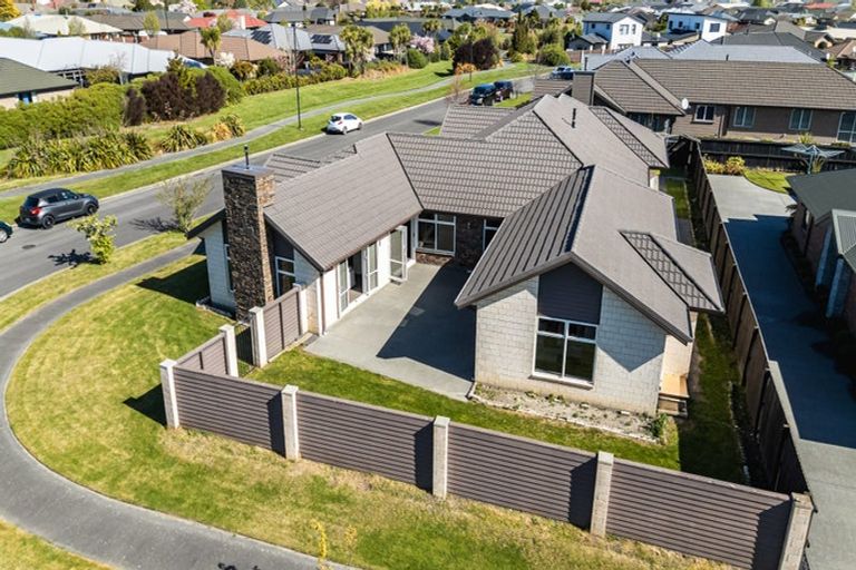 Photo of property in 30 Davaar Crescent, Broomfield, Christchurch, 8042
