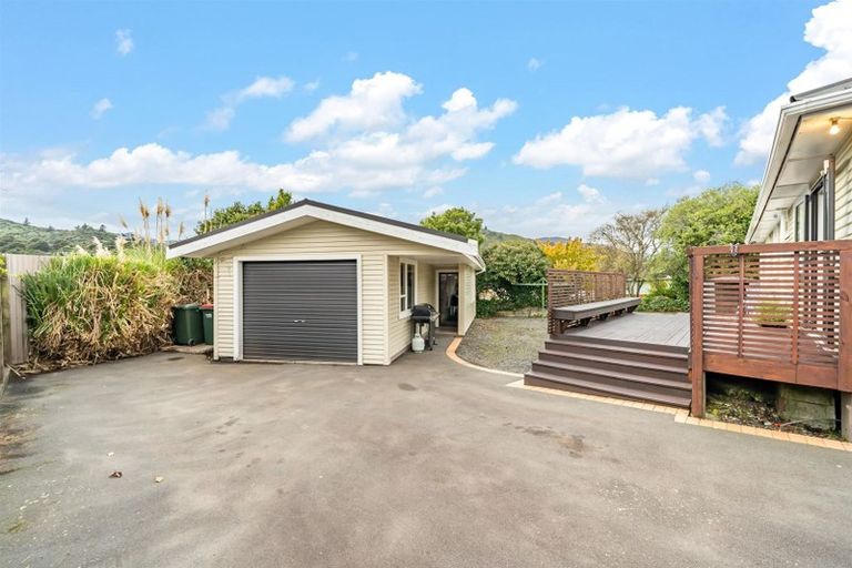 Photo of property in 4 Sharpe Crescent, Wainuiomata, Lower Hutt, 5014