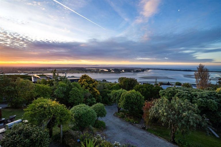 Photo of property in 40 Major Hornbrook Road, Mount Pleasant, Christchurch, 8081