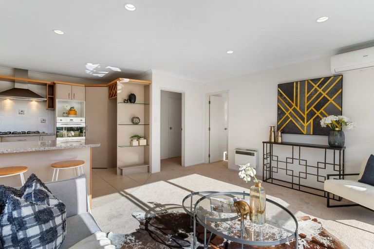 Photo of property in 81a Meadowland Drive, Somerville, Auckland, 2014