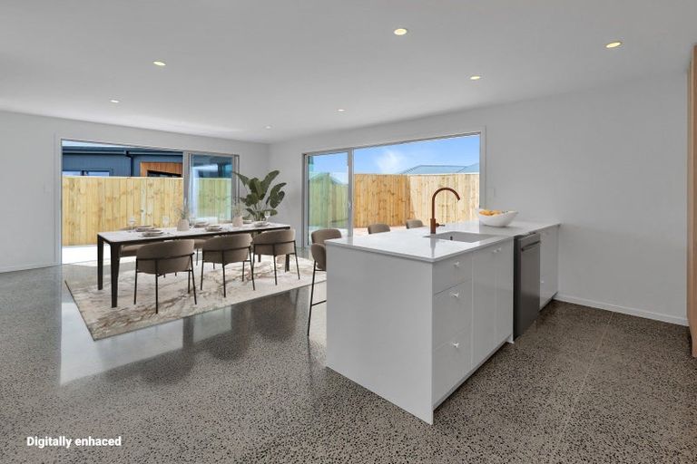 Photo of property in 111 Kaurinui Crescent, One Tree Point, 0118