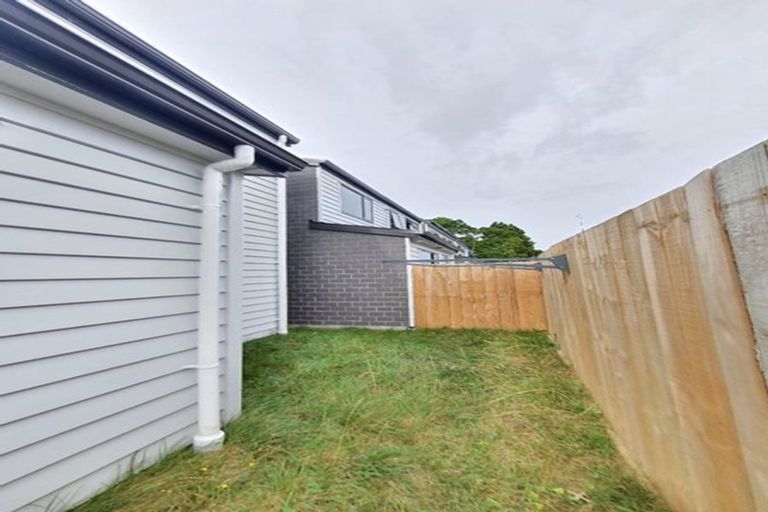 Photo of property in 425d Great South Road, Opaheke, Papakura, 2113