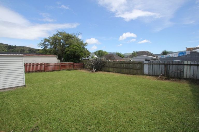 Photo of property in 90 Wilkie Crescent, Naenae, Lower Hutt, 5011