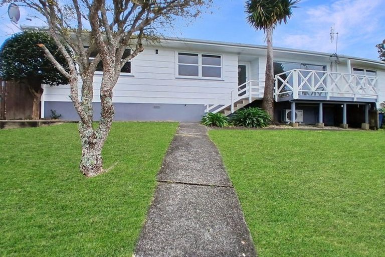 Photo of property in 1/11 Talavera Place, Te Atatu South, Auckland, 0602