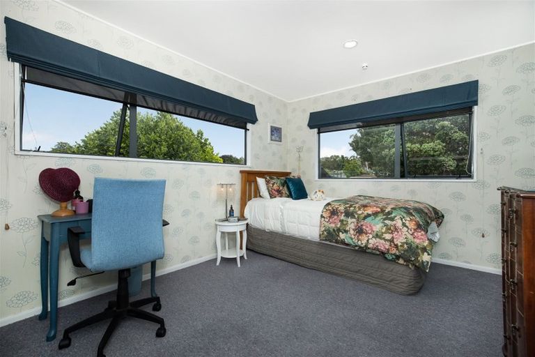 Photo of property in 8 Bushlands Place, Opaheke, Papakura, 2113