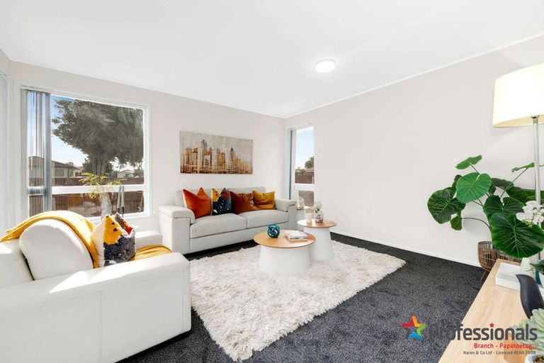 Photo of property in 39 Cottingham Crescent, Mangere East, Auckland, 2024