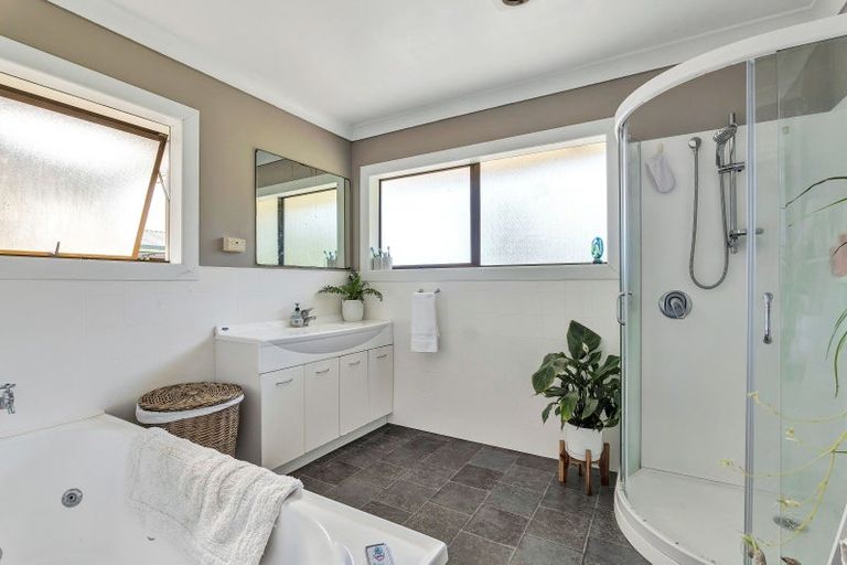 Photo of property in 2062 South Road, Otakeho, Hawera, 4678