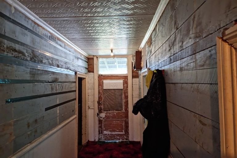 Photo of property in 18 Kent Street, Patea, 4520