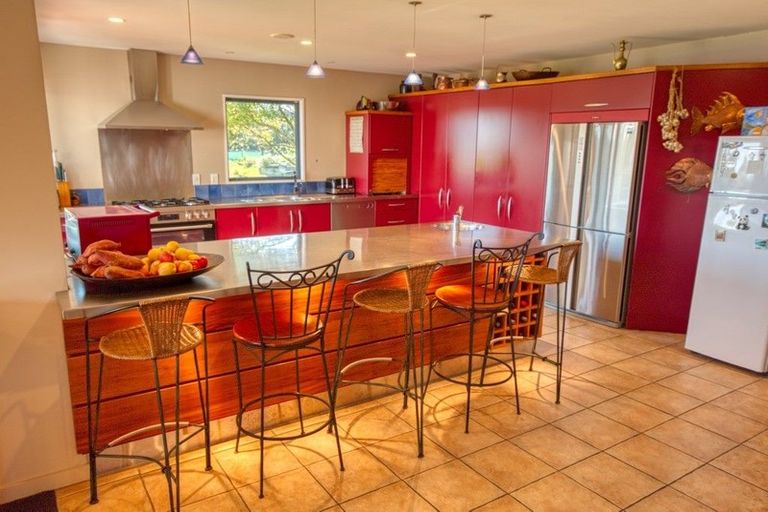 Photo of property in 165 Cashmere Bay Road, Moana, 7875