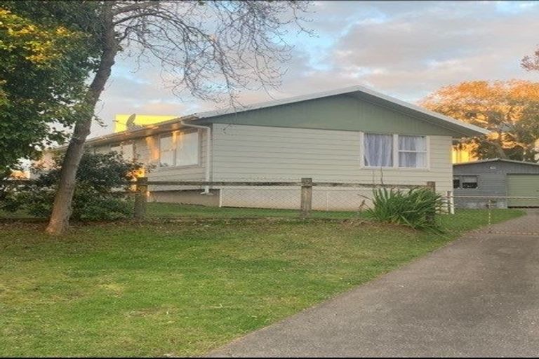 Photo of property in 11 Litchfield Place, Clarks Beach, 2122