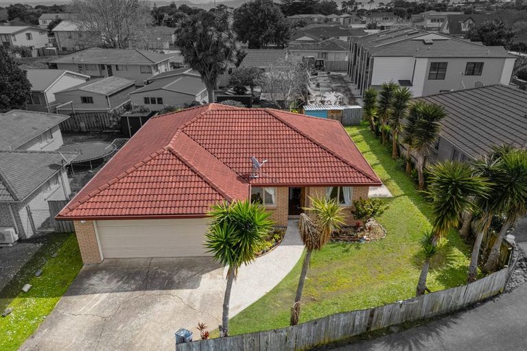 Photo of property in 13 Piriti Place, Weymouth, Auckland, 2103