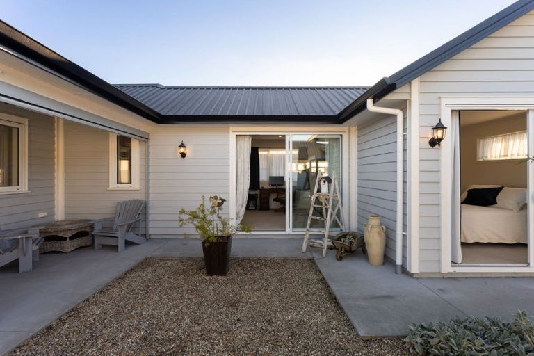 Photo of property in 22 Ruge Court, Cambridge, 3434