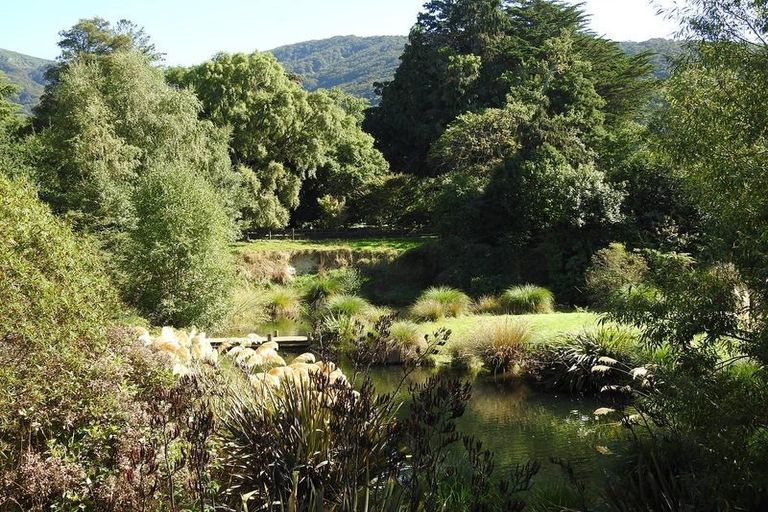 Photo of property in Ravenscliffe, 176 Woodside Road, Woodside, Outram, 9073