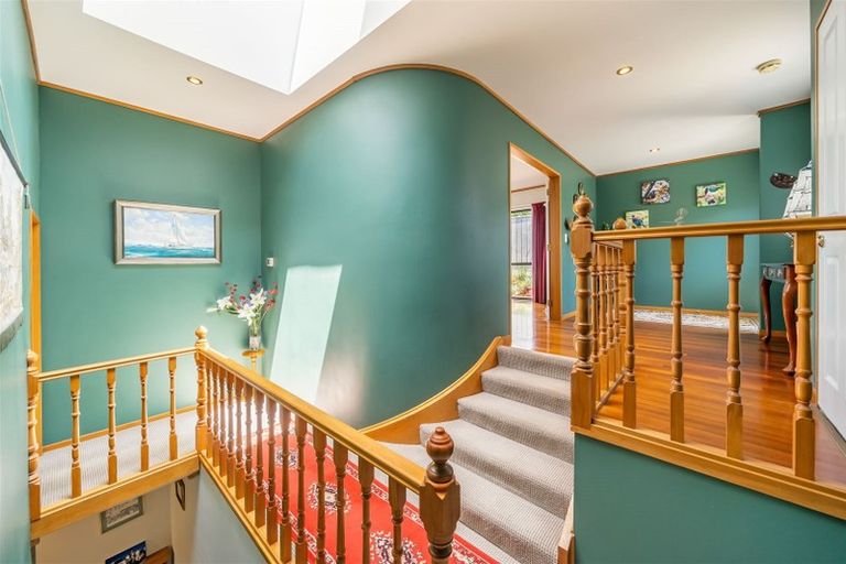 Photo of property in 13 Eastview Grove, Normandale, Lower Hutt, 5010