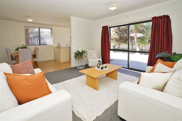 Photo of property in 17 Pointon Glade, Grandview Heights, Hamilton, 3200