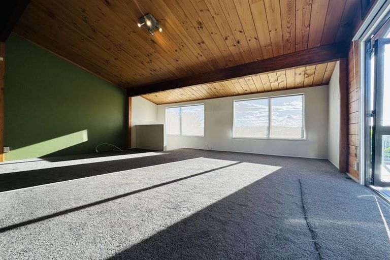 Photo of property in 11a Pendene Place, Forrest Hill, Auckland, 0620