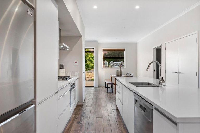 Photo of property in 4 Kapia Road, Westgate, Auckland, 0614