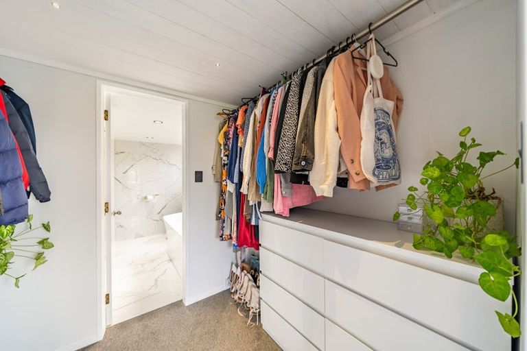 Photo of property in 33 Oak Avenue, Paremata, Porirua, 5024