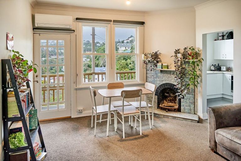 Photo of property in 24 Garden Road, Northland, Wellington, 6012