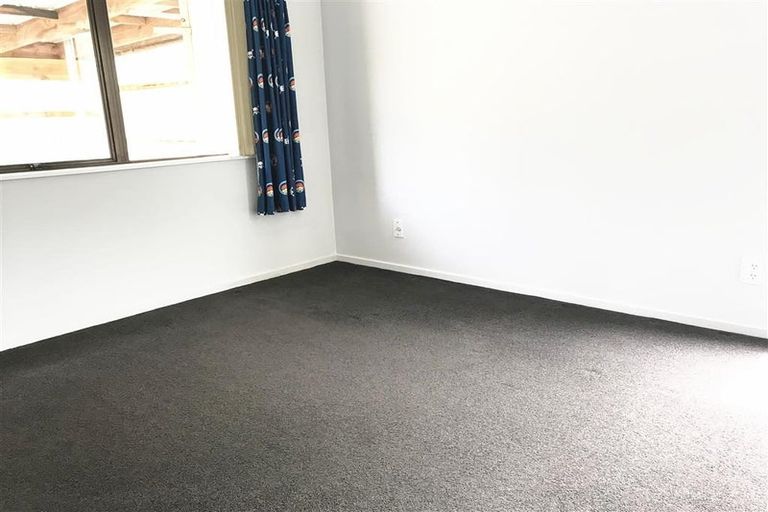 Photo of property in 953 East Coast Road, Torbay, Auckland, 0630