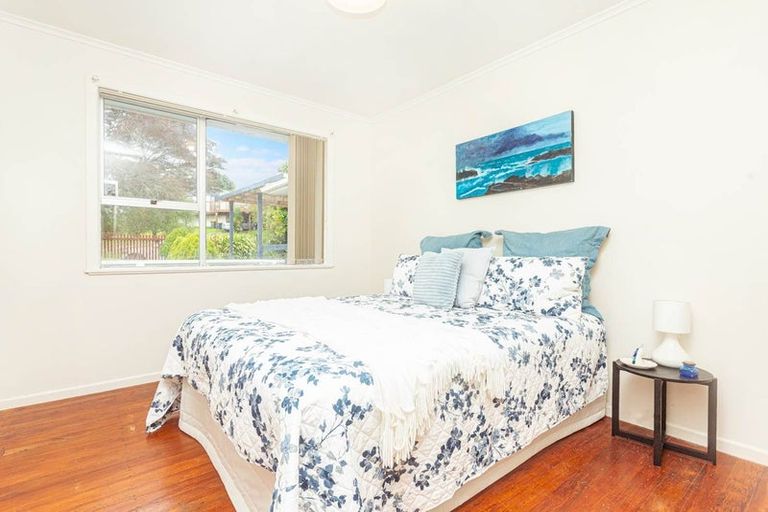 Photo of property in 32 Kelkirk Street, Kelston, Auckland, 0602
