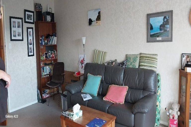 Photo of property in 2/166 Waterloo Road, Hutt Central, Lower Hutt, 5010