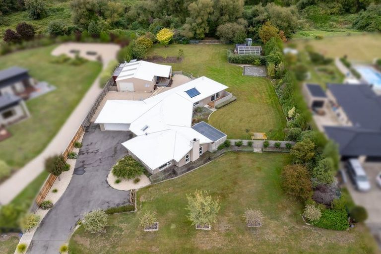 Photo of property in 8 Riverside Way, Amberley, 7410