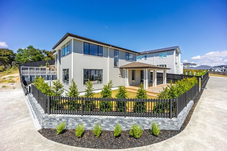 Photo of property in 15 Dulcie Way, Orewa, 0931