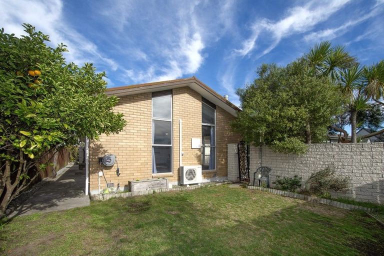 Photo of property in 17 Chadlington Street, Parklands, Christchurch, 8083