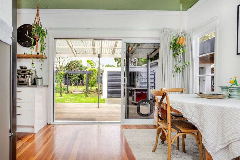 Photo of property in 38 Queen Street, Dannevirke, 4930