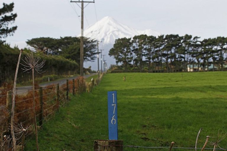 Photo of property in 176 Arawhata Road, Opunake, 4681