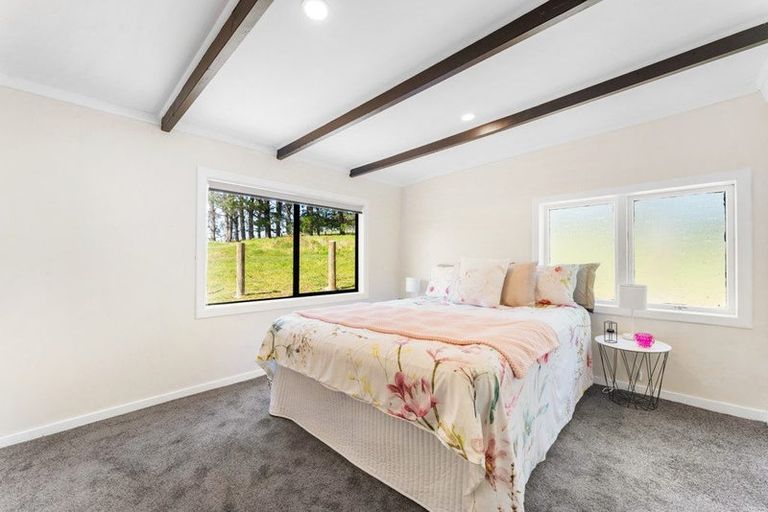 Photo of property in 65 Annett Road, Kumeu, 0891