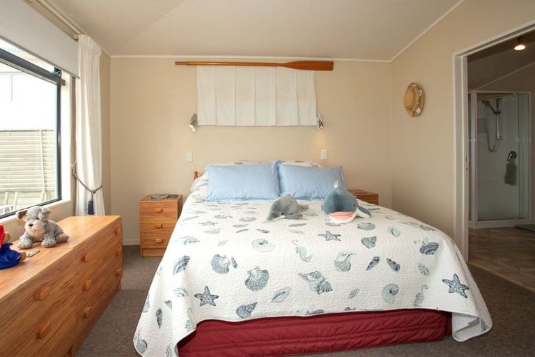 Photo of property in 231 Pukehina Parade, Pukehina, 3189