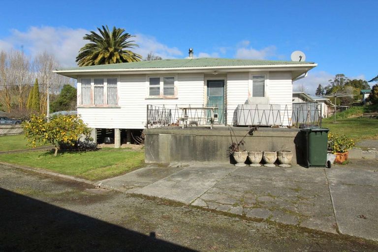 Photo of property in 34 Milne Street, Hunterville, 4730