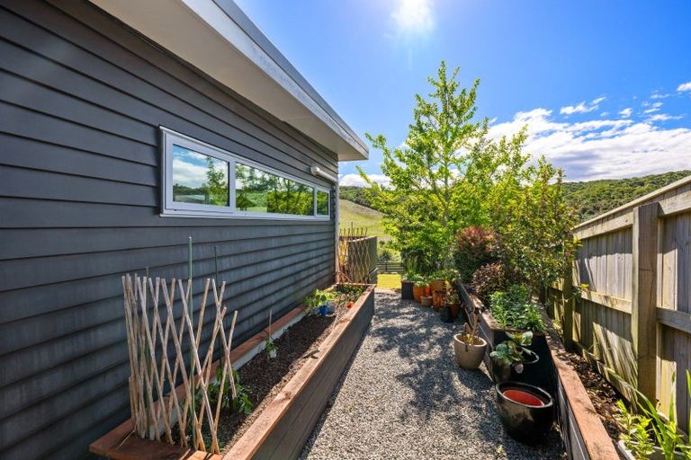 Photo of property in 11 Glentui Place, Waikawa, Picton, 7220