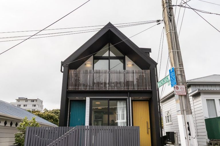 Photo of property in 2/17 Nairn Street, Mount Cook, Wellington, 6011