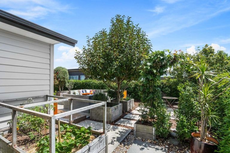 Photo of property in 45 Pohutukawa Parade, Riverhead, 0820
