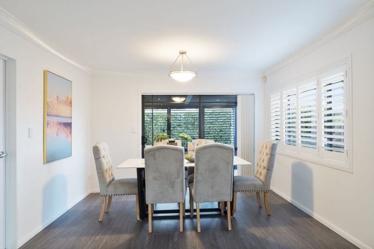 Photo of property in 54 Sapperton Drive, Henderson, Auckland, 0612