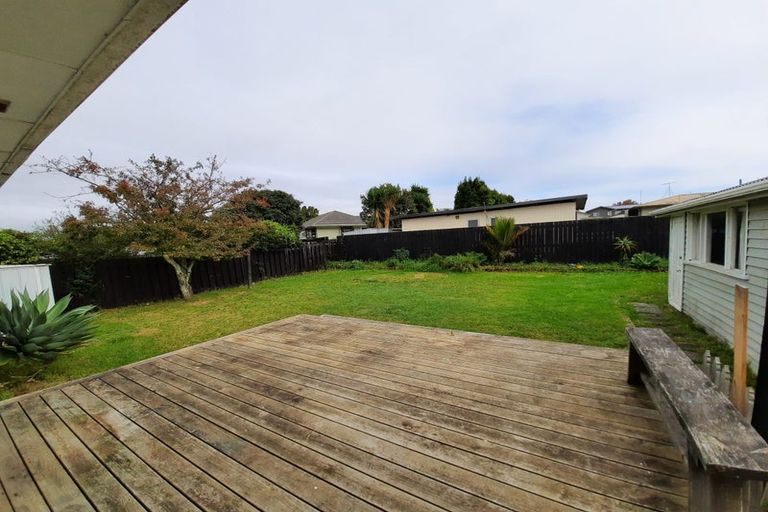 Photo of property in 107 Ennis Avenue, Pakuranga Heights, Auckland, 2010