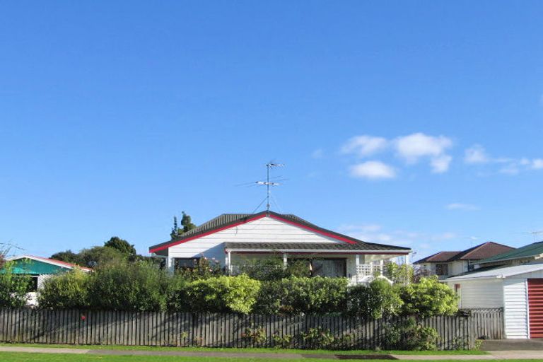Photo of property in 112 Coronation Road, Papatoetoe, Auckland, 2025
