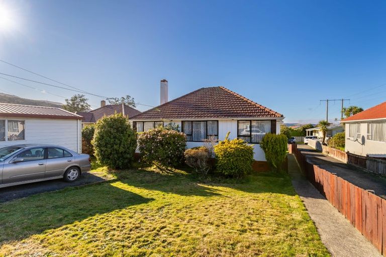 Photo of property in 74 Mooltan Street, Halfway Bush, Dunedin, 9010