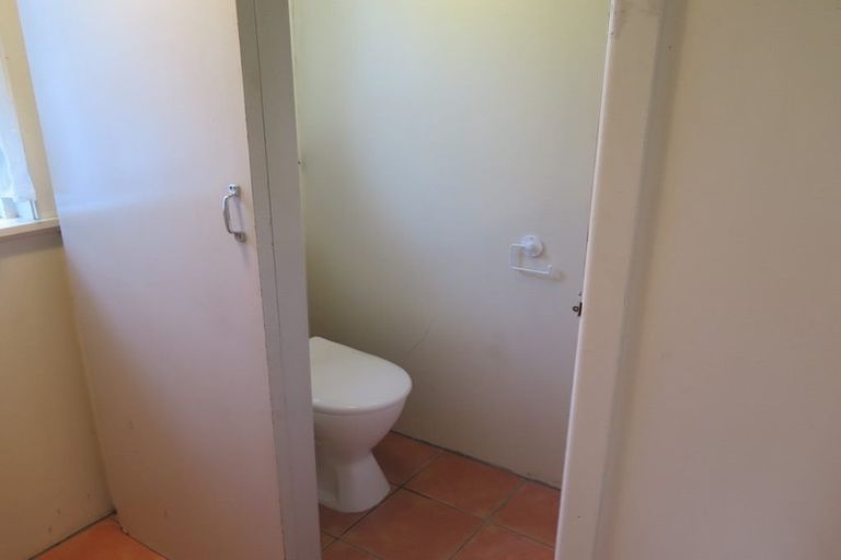 Photo of property in 28 Melbourne Road, Island Bay, Wellington, 6023