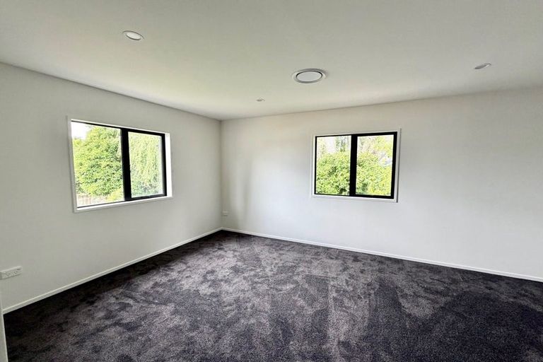 Photo of property in 17b Martin Place, Kelston, Auckland, 0602