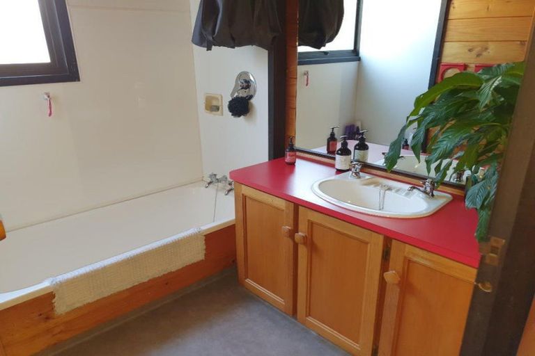 Photo of property in 16 Elder Grove, Whalers Gate, New Plymouth, 4310