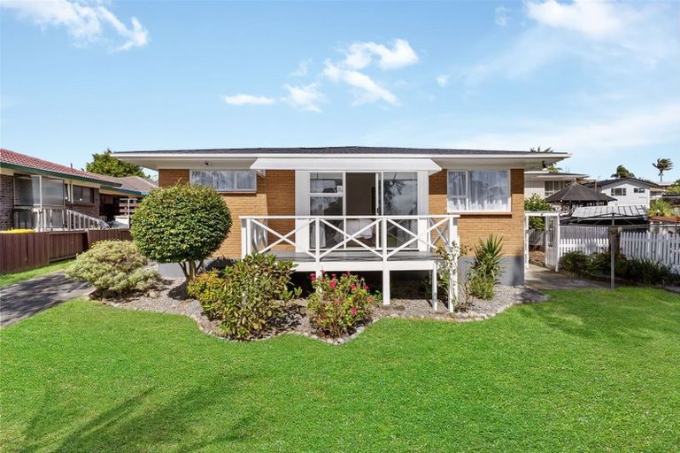 Photo of property in 1/38 Ballater Place, Highland Park, Auckland, 2010