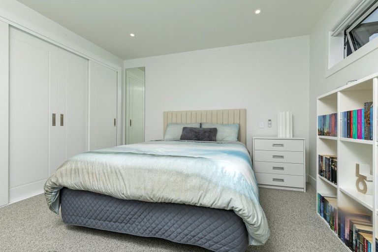 Photo of property in 2c Roland Road, Greenhithe, Auckland, 0632